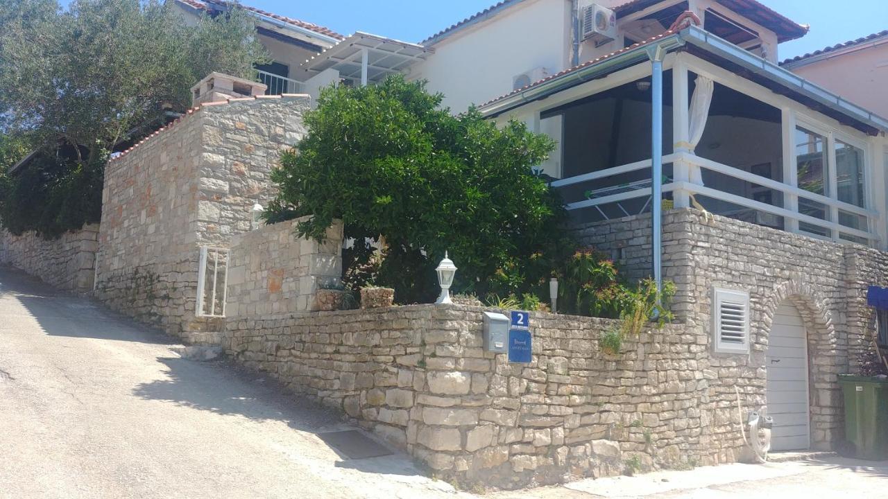 Apartments Marija Bajto Necujam Bagian luar foto