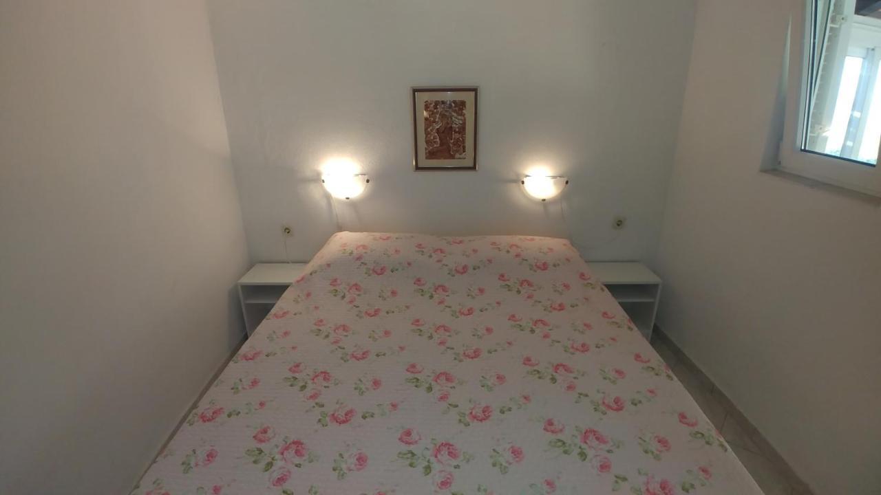 Apartments Marija Bajto Necujam Bagian luar foto