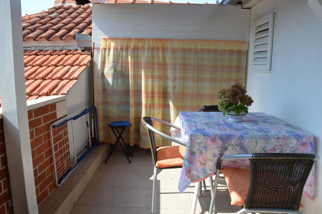 Apartments Marija Bajto Necujam Bagian luar foto