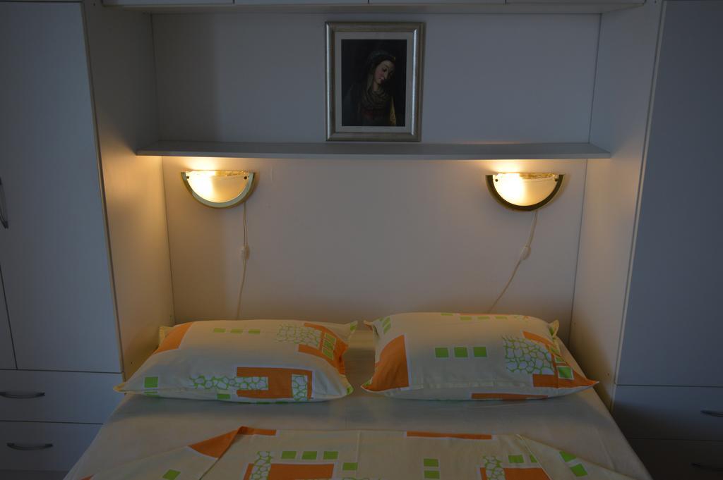Apartments Marija Bajto Necujam Bagian luar foto