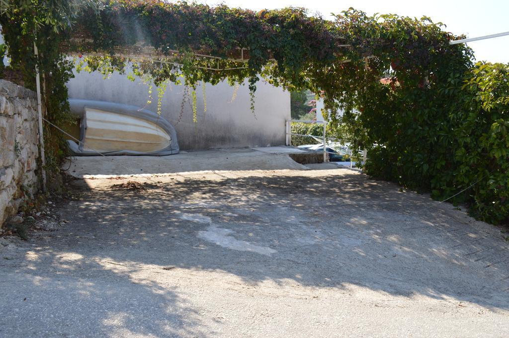 Apartments Marija Bajto Necujam Bagian luar foto